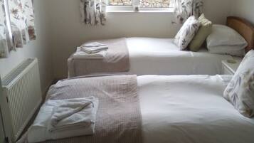 3 chambres, lit parapluie, Wi-Fi gratuit, draps fournis