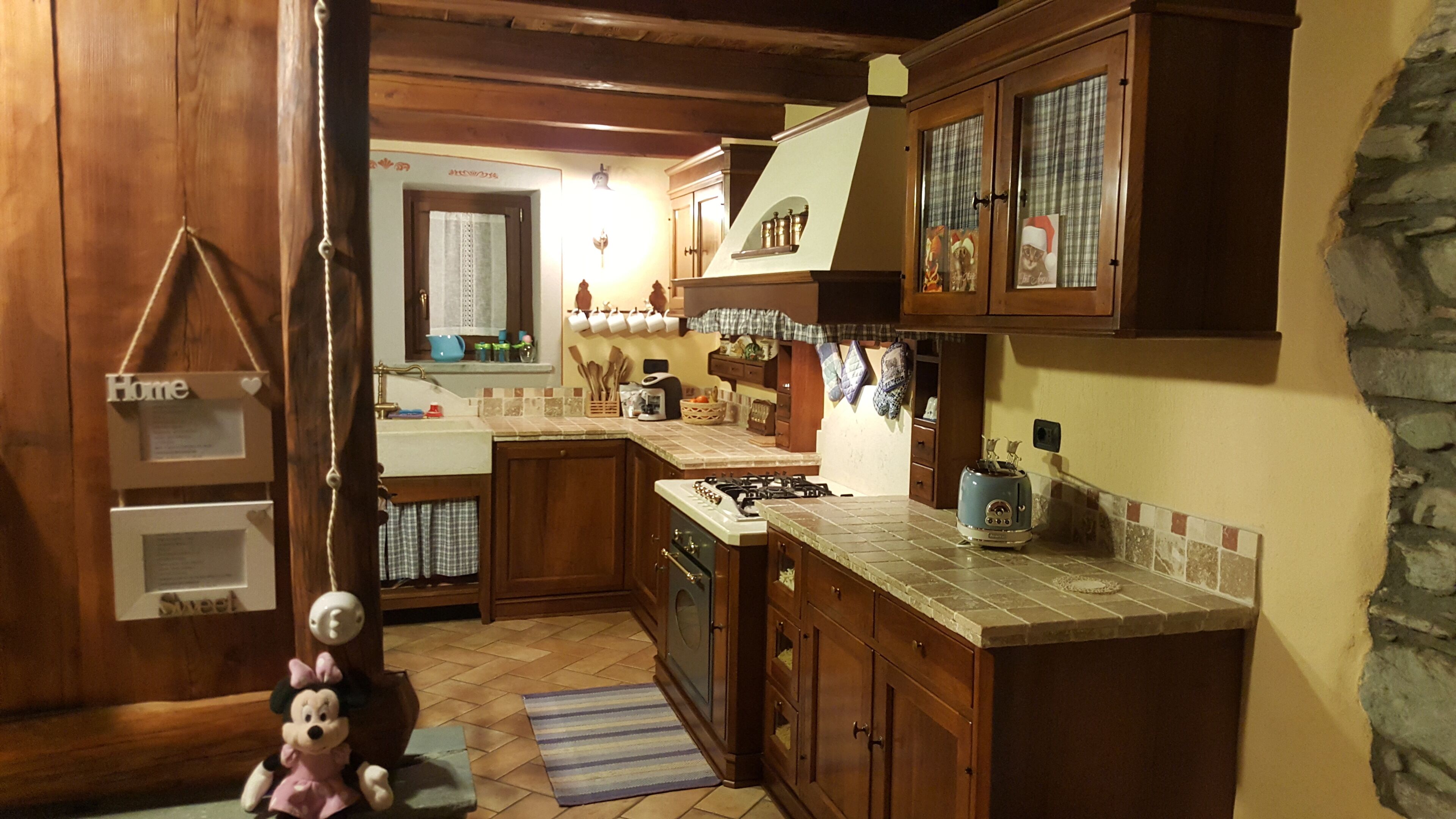 Kylskåp, mikrovågsugn, ugn och spishäll