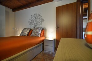 2 dormitoris, planxa i posts de planxar, wifi gratuïta i roba de llit 