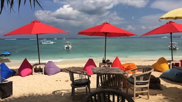 Breakfast, lunch, dinner served; local and international cuisine