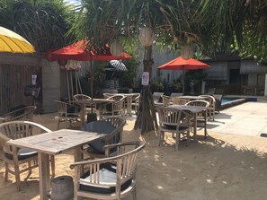 Spécialités Cuisine locale et internationale