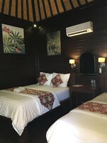 Queen Room with Balcony | Premium bedding, minibar, in-room safe, desk