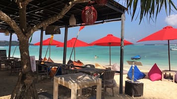Breakfast, lunch, dinner served; local and international cuisine