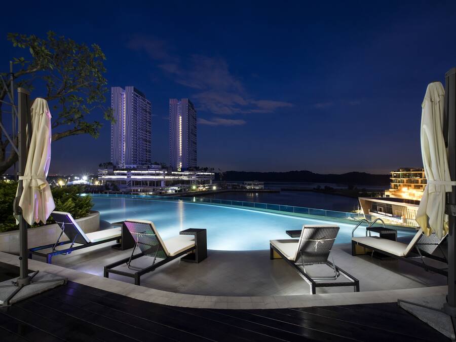 Outdoor pool, pool loungers