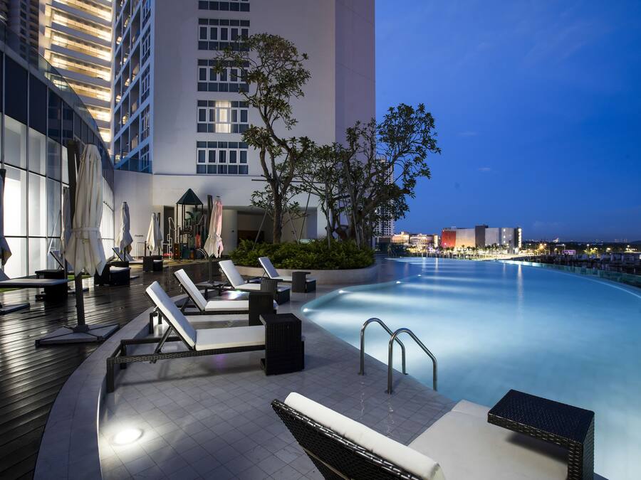 Outdoor pool, sun loungers