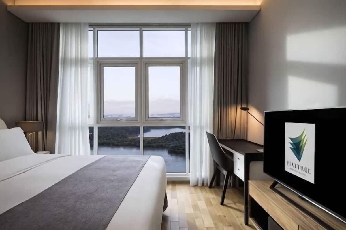 In-room safe, desk, blackout drapes, soundproofing