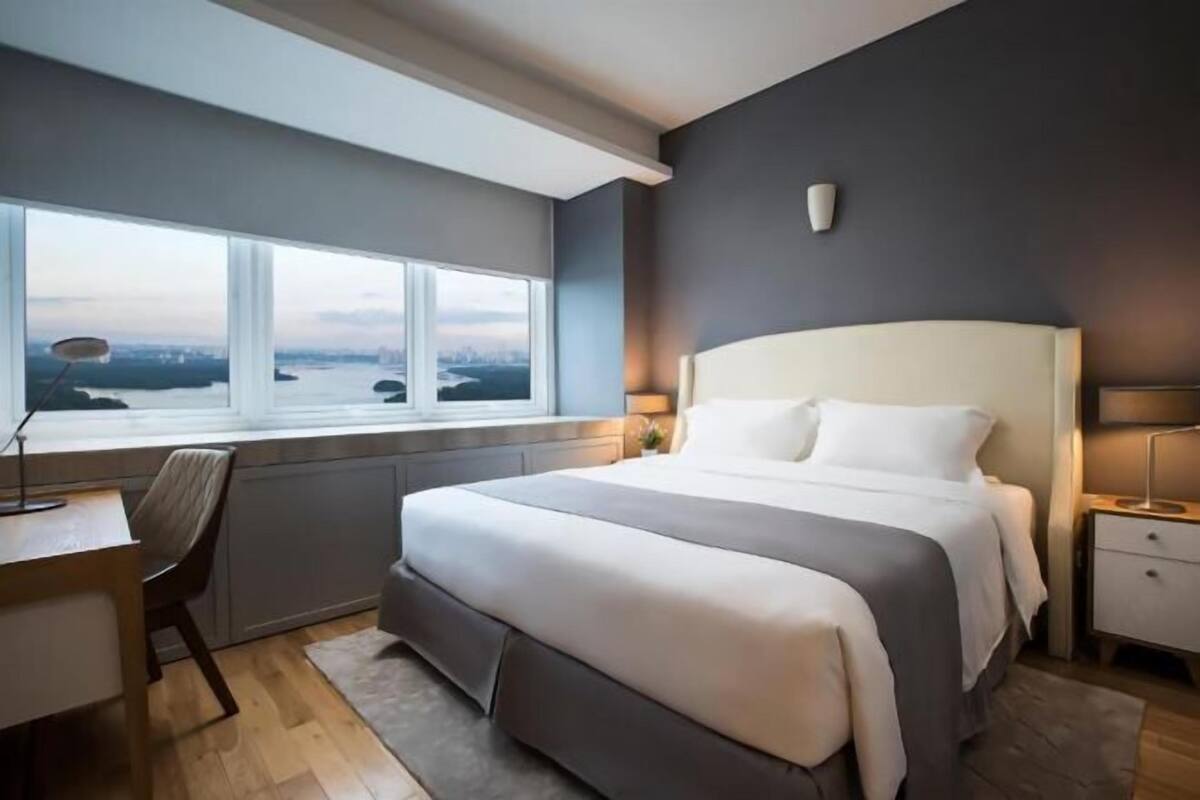 In-room safe, desk, blackout drapes, soundproofing