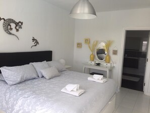 3 Schlafzimmer, Zimmersafe, Bügeleisen/Bügelbrett, Reisekinderbett