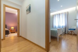 2 slaapkamers, een strijkplank/strijkijzer, gratis wifi, beddengoed