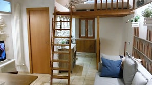 Unclassified image, 2 of 39, button - Lori's Home near Rome. SPECIAL DISCOUNTS FOR YOU FOR AUTUMN AND WINTER. (Nettuno)