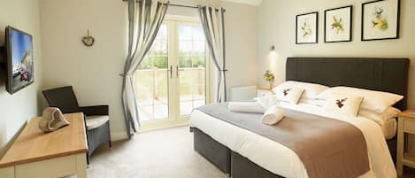 2 bedrooms, iron/ironing board, Internet, bed sheets