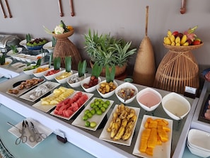 Buffet - Ocean Resort 4 Bedrooms Danang Living (Da Nang)