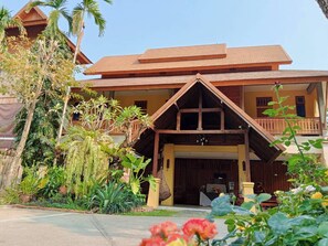 Front of property - AuangKham Resort (Lampang)