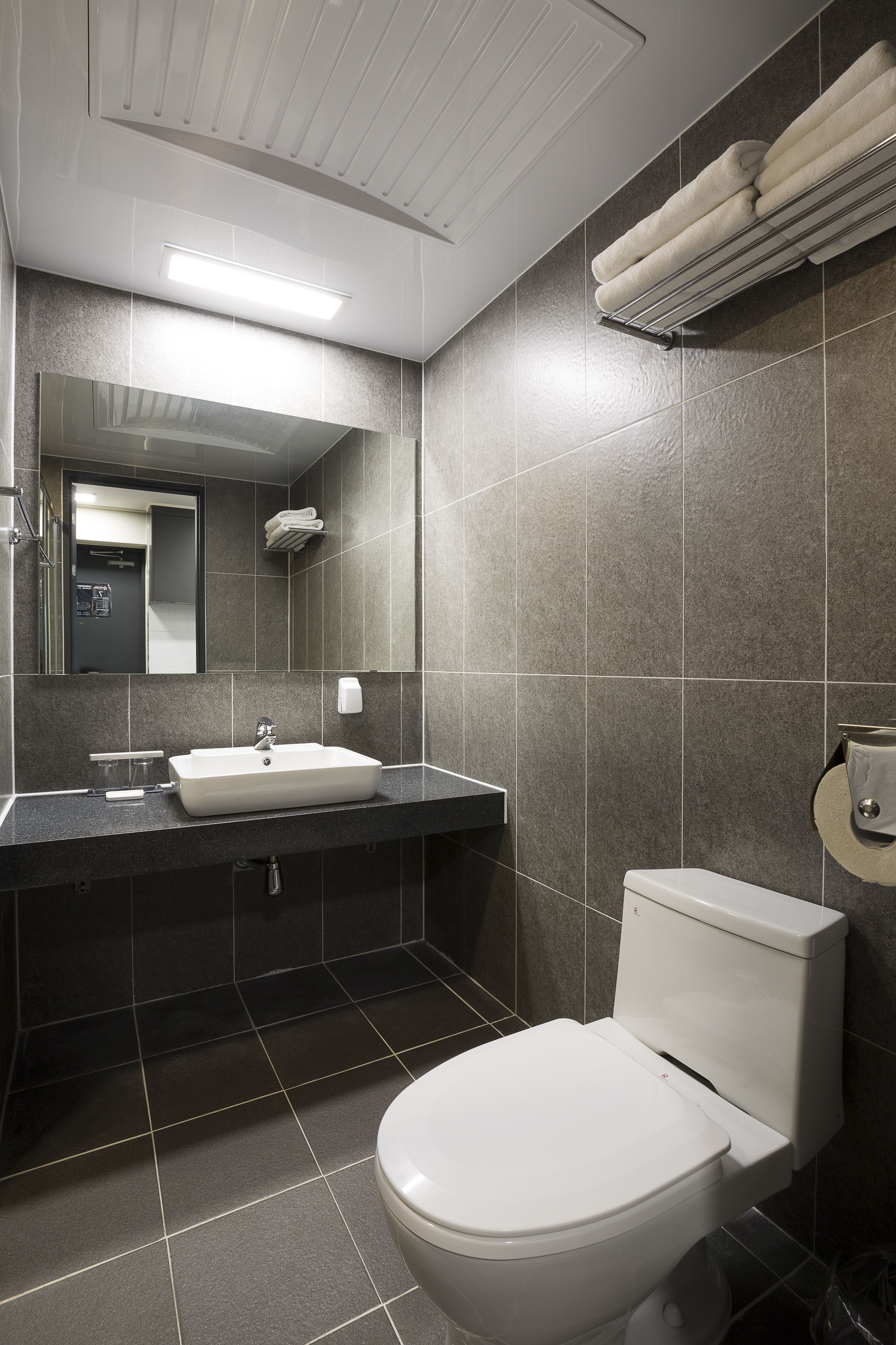 soundproofing, free wifi, bed sheets