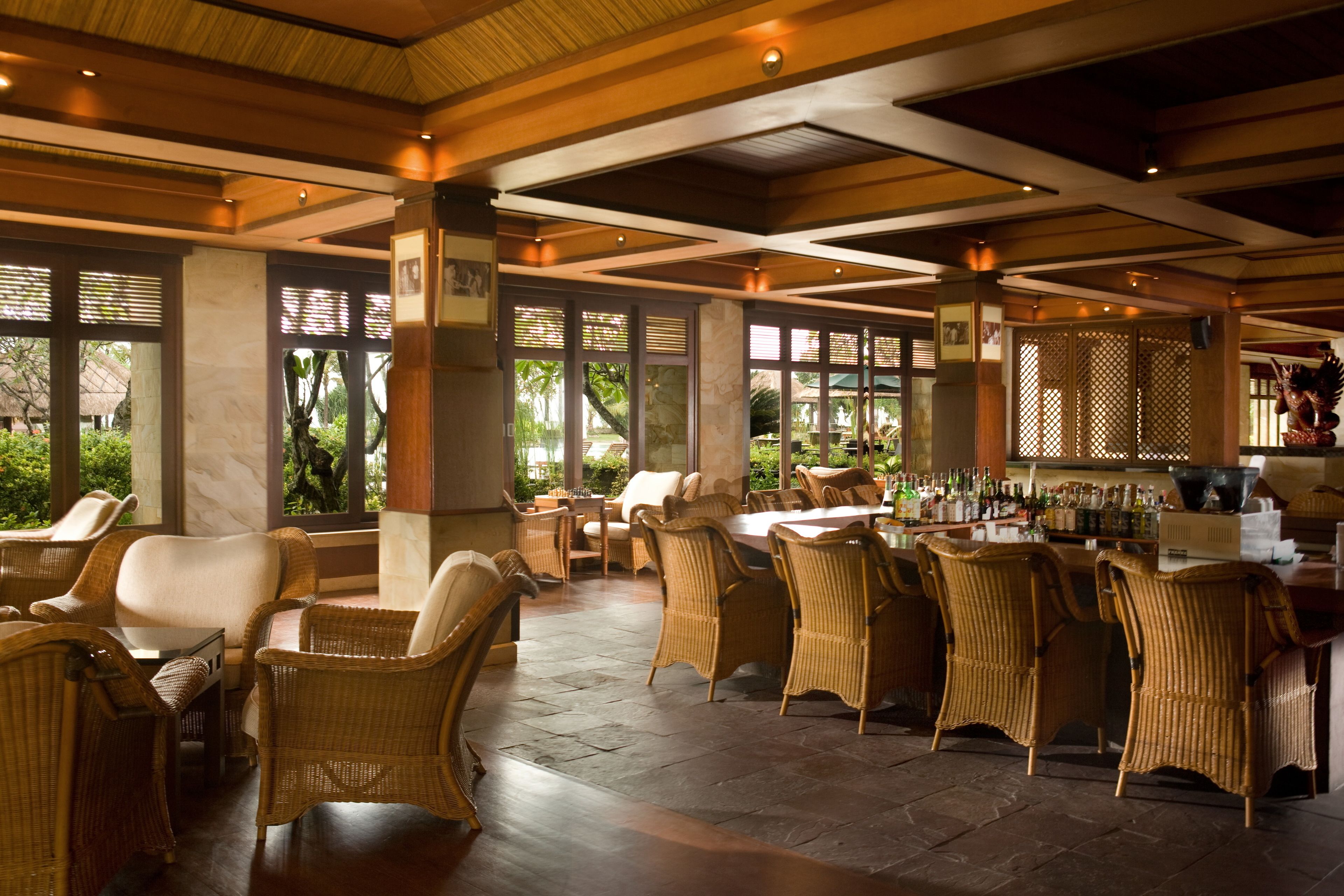 3 restaurants, breakfast, lunch, dinner served; japanese cuisine