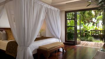 Executive Villa, Beach View (Free Return Airport Transfer) | Minibar, in-room safe, desk, blackout drapes