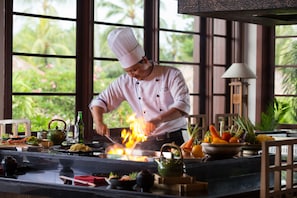 3 restaurants; breakfast, lunch and dinner served  - Villas at The Patra Bali Resort & Villas (Kuta)