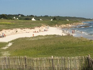 Beach nearby - House overlooking the ocean and the beaches  (Plouhinec)