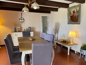 Dining - House overlooking the ocean and the beaches  (Plouhinec)