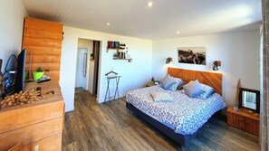 2 bedrooms, iron/ironing board, free WiFi, bed sheets - Villa Ker Anna, 4 people, seafront (Cléder)