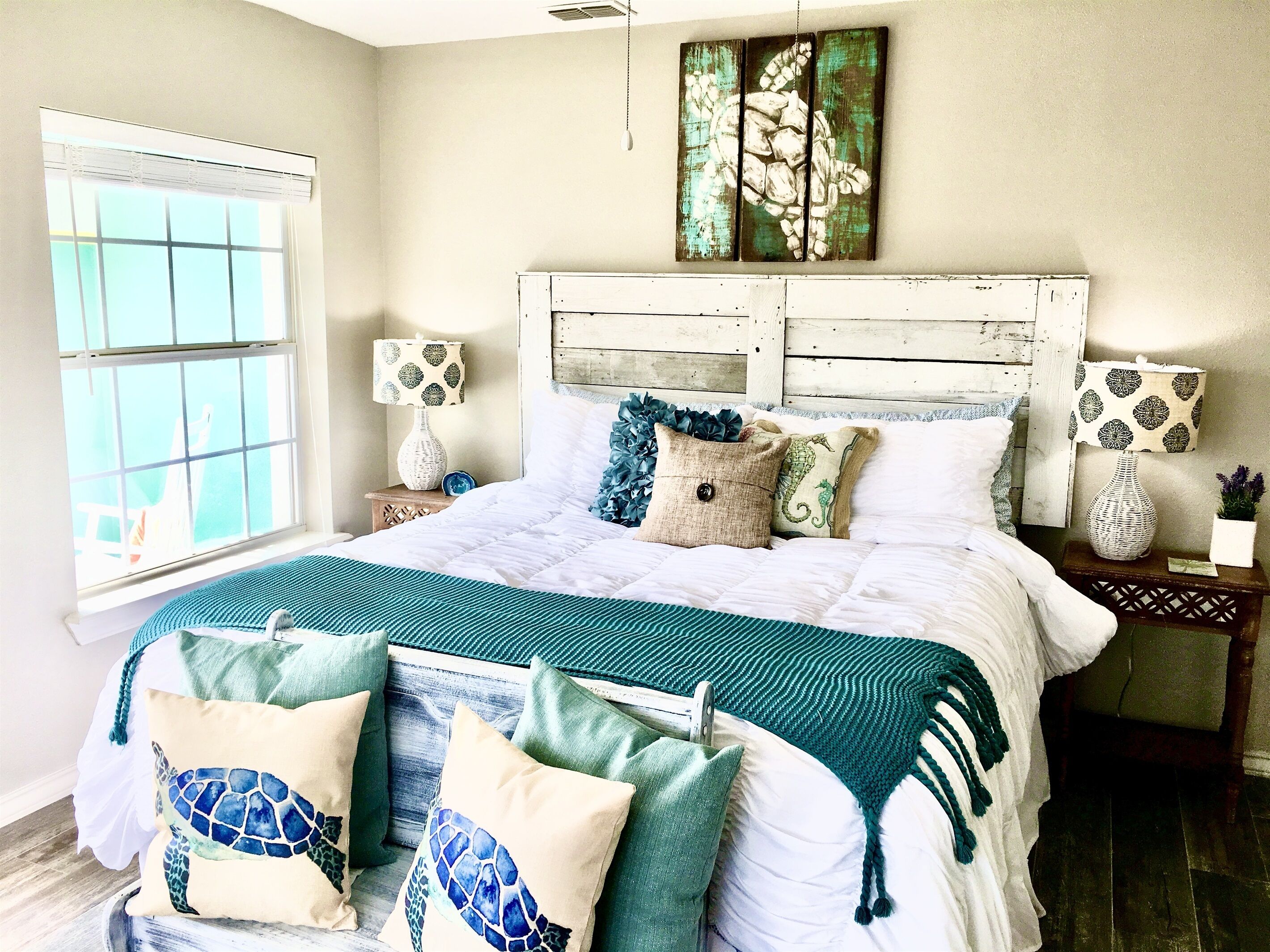 6 habitaciones, tabla de planchar con plancha y cuna de viaje 