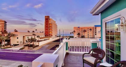 100 Steps to Sand/ Private Pool/ 2 Slides/ Sleep24