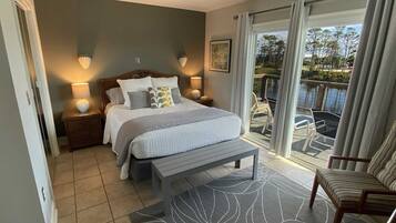 2 bedrooms, desk, iron/ironing board, WiFi