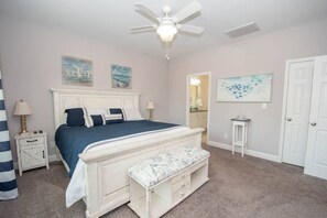 3 bedrooms, iron/ironing board, free WiFi, bed sheets - Lake Cutie at Holiday Cove. Sandy beach, kayaks (Dadeville)