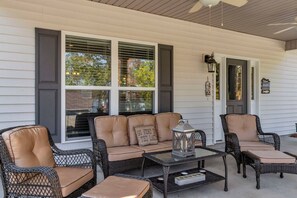 Exterior detail - Lake Cutie at Holiday Cove. Sandy beach, kayaks (Dadeville)