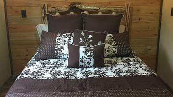 4 Schlafzimmer, Bügeleisen/Bügelbrett, Reisekinderbett, WLAN