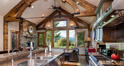 Yllä Tetonin kartanossa Upeat Teton-vuoristomaisemat! Alennukset yli 7 päivää |