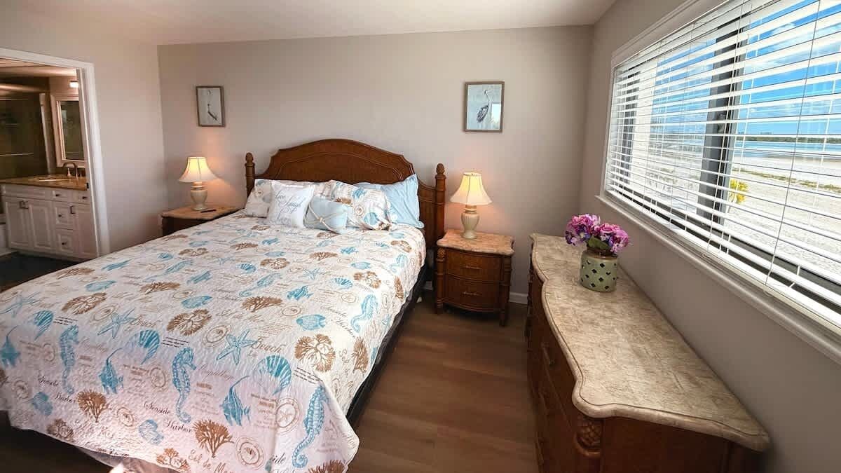 2 bedrooms, iron/ironing board, free WiFi