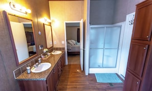 Combined shower/tub, hair dryer, towels, shampoo