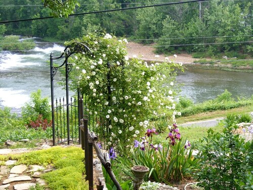 Private French Manior overlooking the Spring River