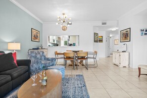 Smart TV, DVD player - Beach Villa w/ GOLF CART, Golf Course View, Screened Patio, Near Beach, Pool! (Miramar Beach)