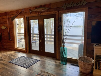 Charming Retreat that offers a peaceful and relaxing setting