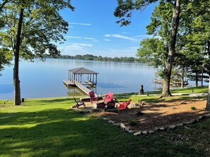 Property grounds - Charming Retreat that offers a peaceful and relaxing setting (Cedar Bluff)
