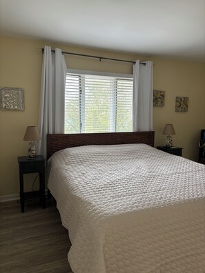 3 bedrooms, iron/ironing board, travel crib, free WiFi