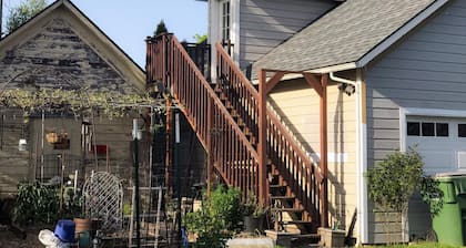 Acogedor y espacioso apartamento nuevo en una casa histórica en el corazón de Newberg