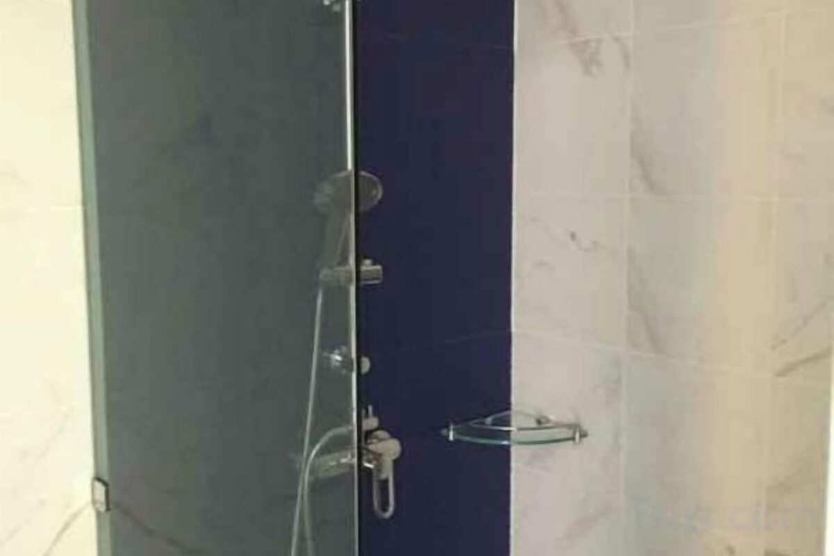 Ducha y artículos de higiene personal gratuitos