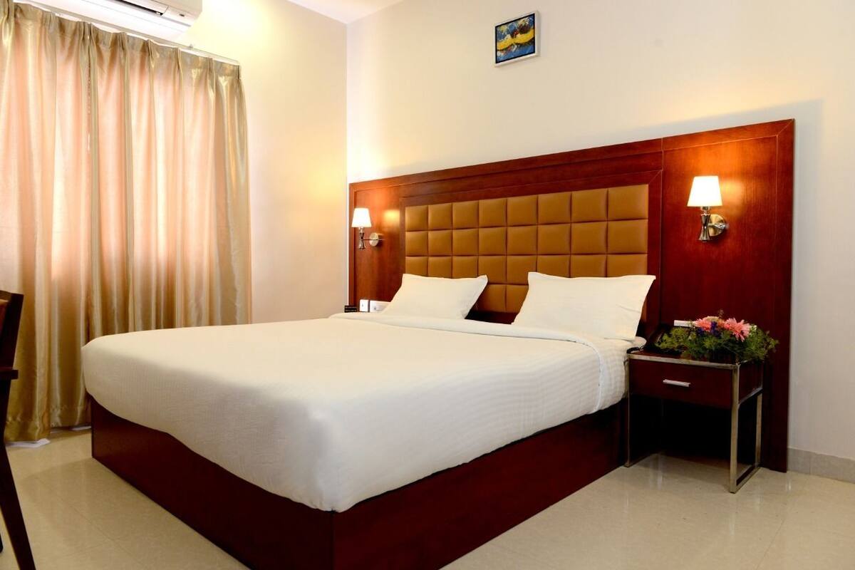 TV màn hình phẳng, lò sưởi