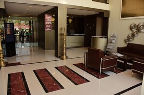 Quầy tiếp tân