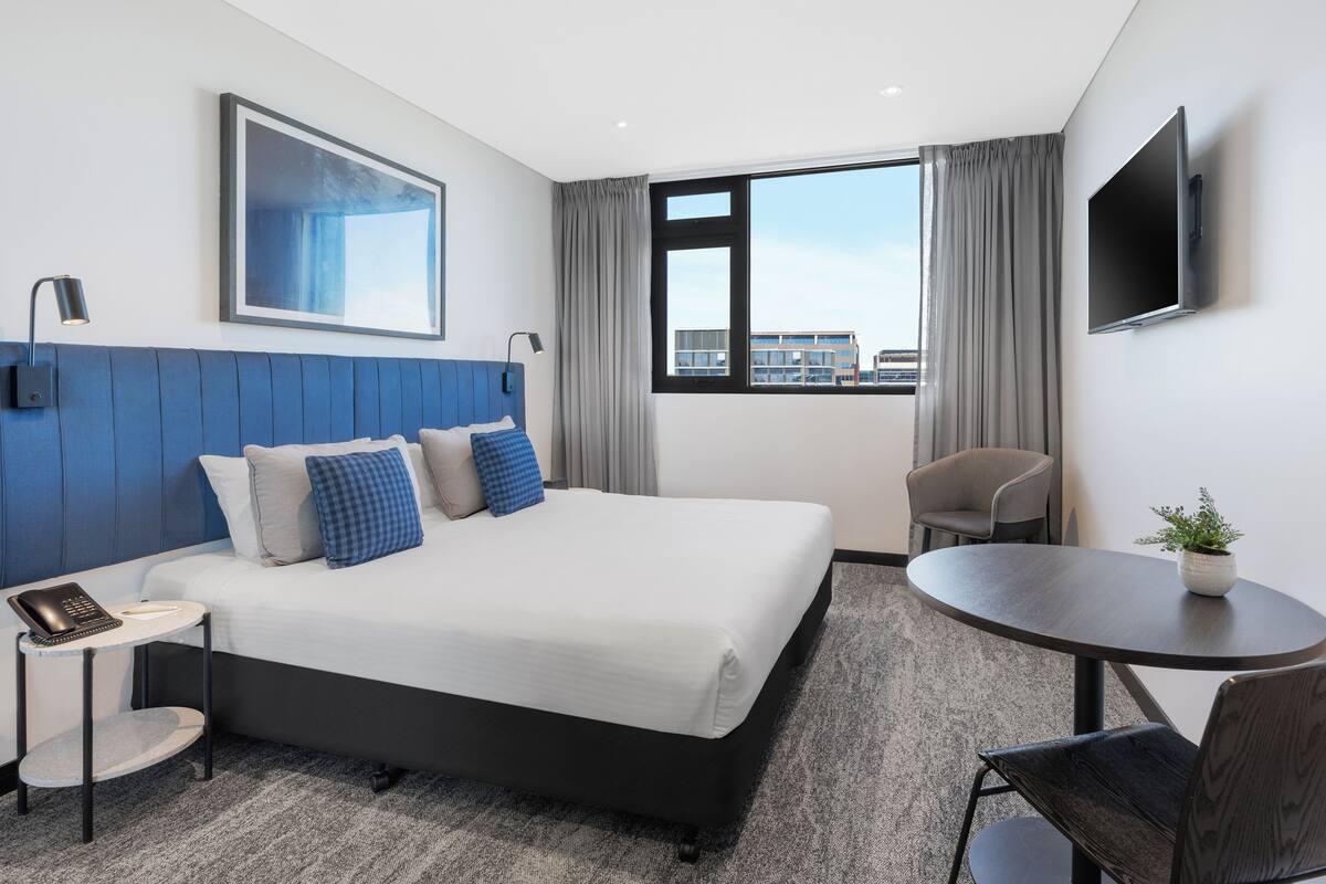 In-room safe, desk, laptop workspace, soundproofing