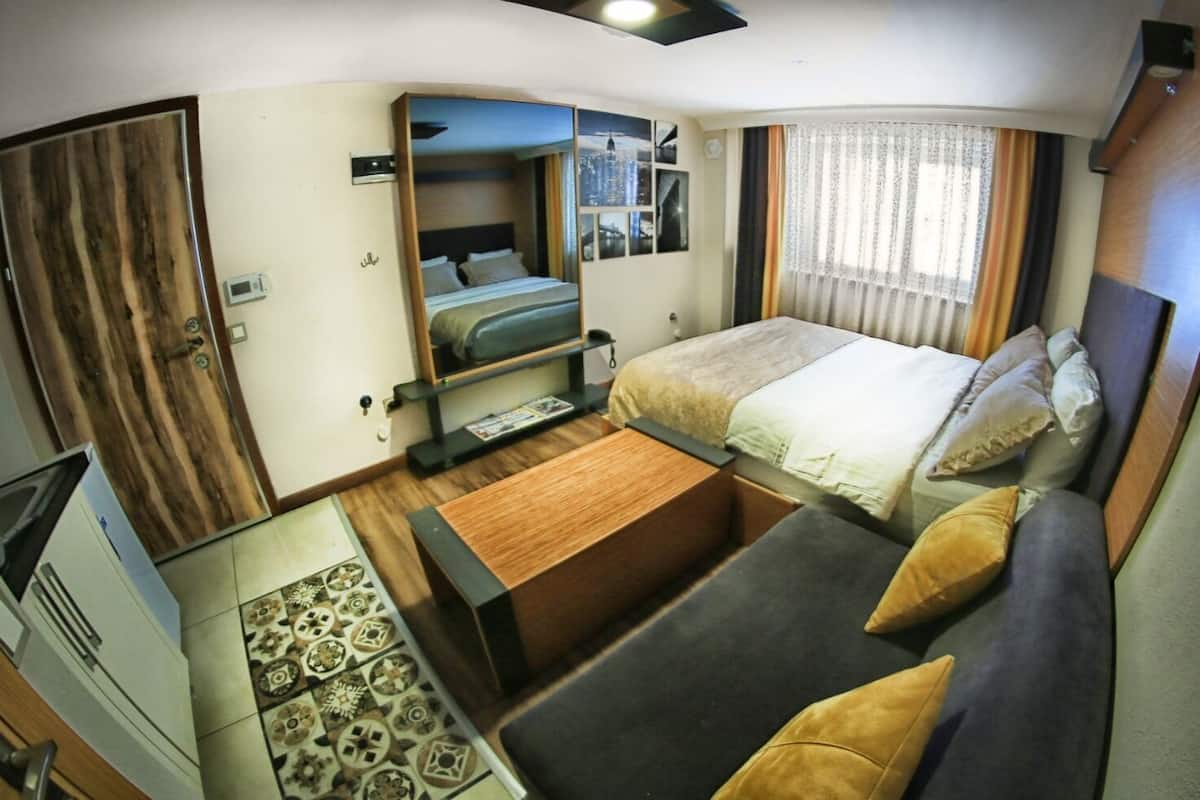 1+0 Basement Suite