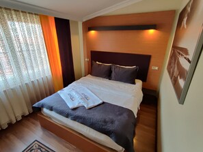 1+1 Luxury Suite with Terrace | 2 bedrooms, premium bedding, Select Comfort beds, desk - Concept House (Ankara)