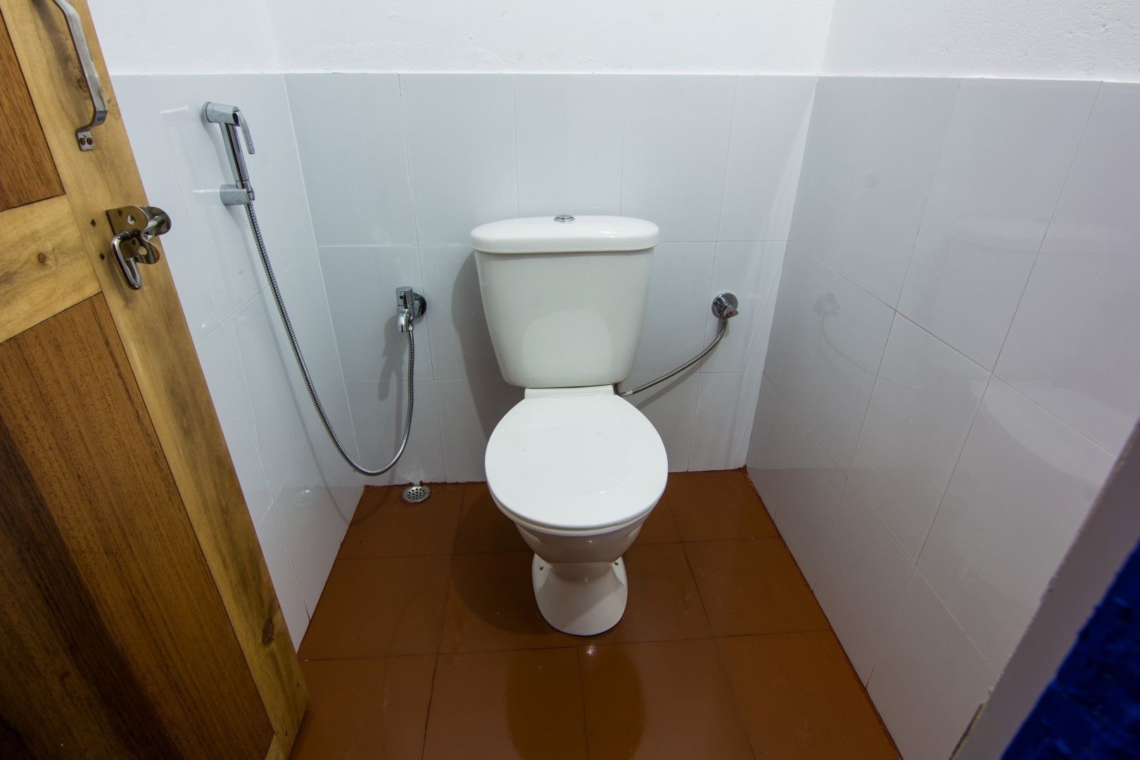 Shower, free toiletries