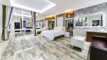 VIP Room (6pm Check In) | Desk, laptop workspace, blackout drapes, free WiFi