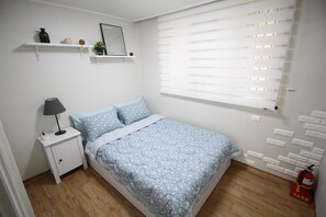 Comfort Apartment, 3 Bedrooms, Kitchen, Ground Floor | 3 bedrooms, blackout curtains, free WiFi, bed sheets - Hongdae Big (Seoul)