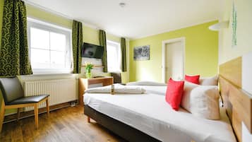Double Room | Desk, free WiFi, bed sheets