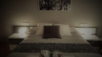 Deluxe Double Room | Rollaway beds, free WiFi, bed sheets, wheelchair access